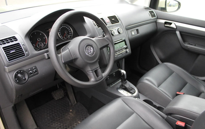 Volkswagen Touran cena 25700 przebieg: 455600, rok produkcji 2016 z Orzesze małe 211